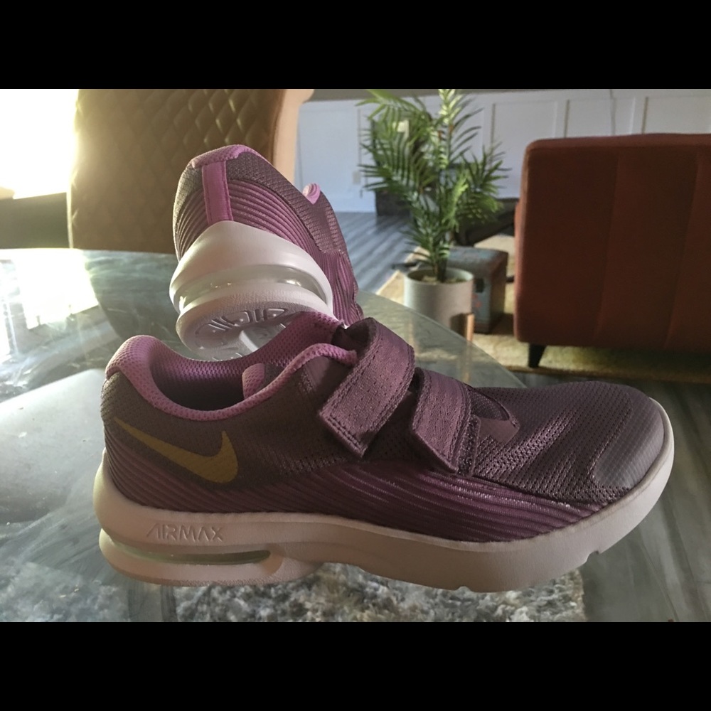 Girls Nike air max